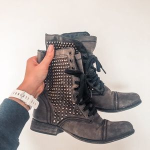 Steve Madden troopa studded boots